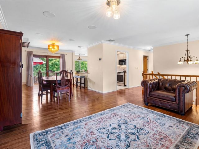 3 Douglas Drive, Pleasantville, NY 10570