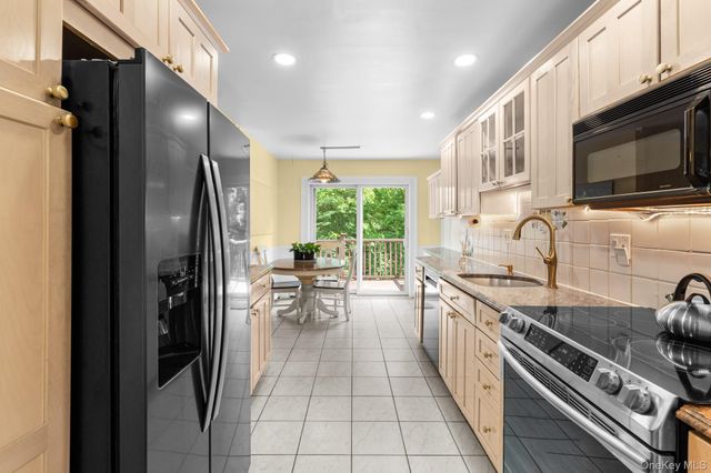 3 Douglas Drive, Pleasantville, NY 10570