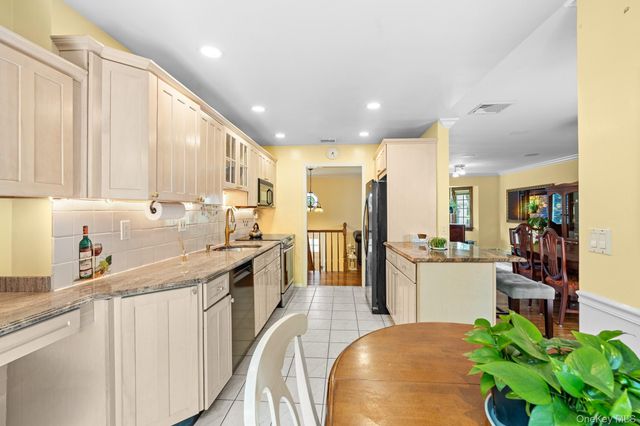 3 Douglas Drive, Pleasantville, NY 10570