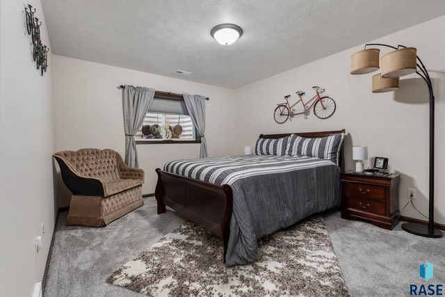 3633 E Brewster St Street, Sioux Falls, SD 57108