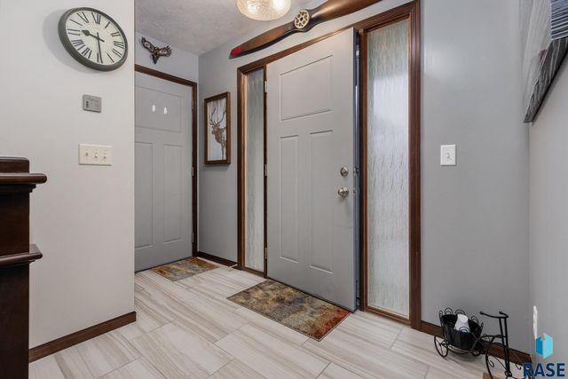 3633 E Brewster St Street, Sioux Falls, SD 57108