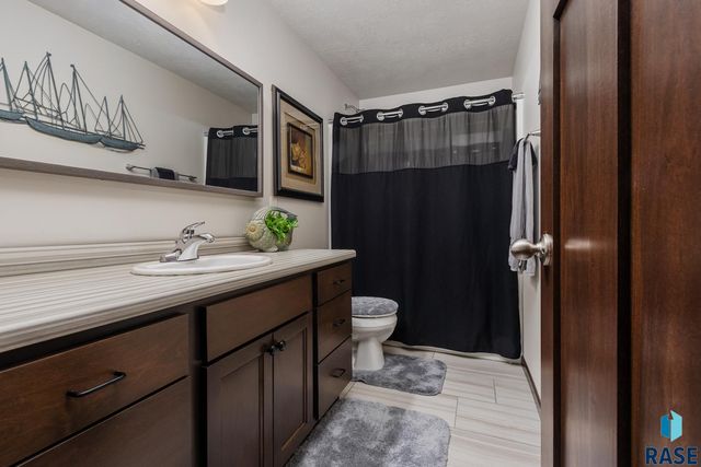 3633 E Brewster St Street, Sioux Falls, SD 57108