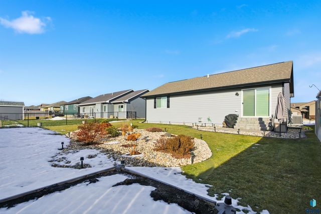 3633 E Brewster St Street, Sioux Falls, SD 57108