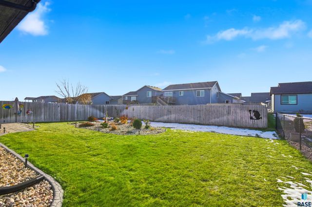 3633 E Brewster St Street, Sioux Falls, SD 57108