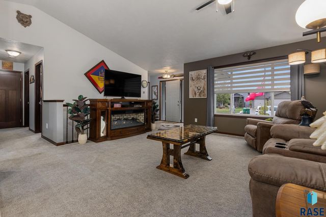 3633 E Brewster St Street, Sioux Falls, SD 57108