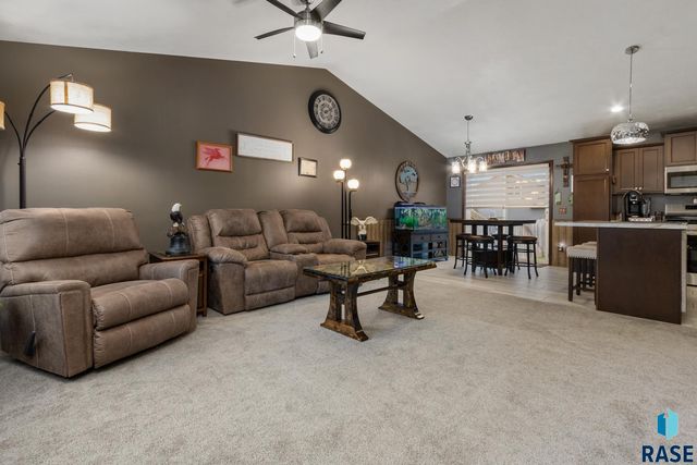 3633 E Brewster St Street, Sioux Falls, SD 57108