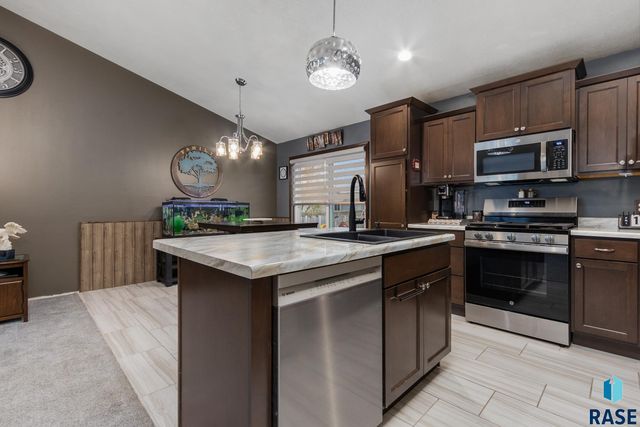 3633 E Brewster St Street, Sioux Falls, SD 57108