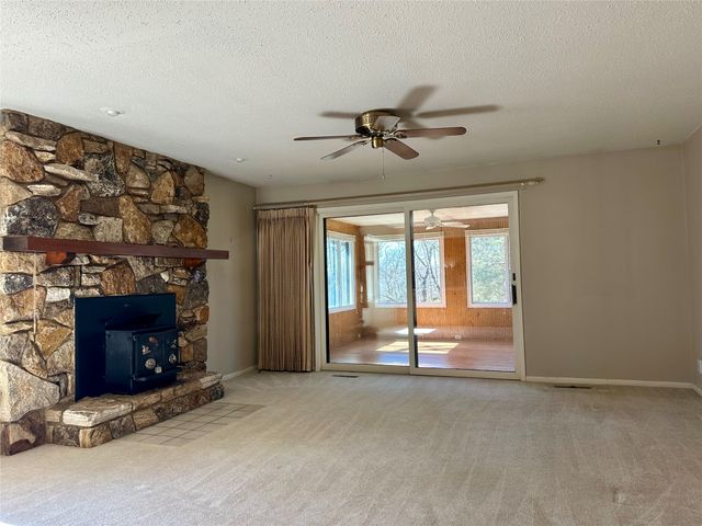 1223 Rush Ridge Road, Jefferson, IA 50129