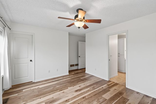 1548 Legacy Parkway E, Maplewood, MN 55109