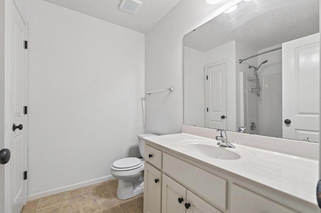 1548 Legacy Parkway E, Maplewood, MN 55109