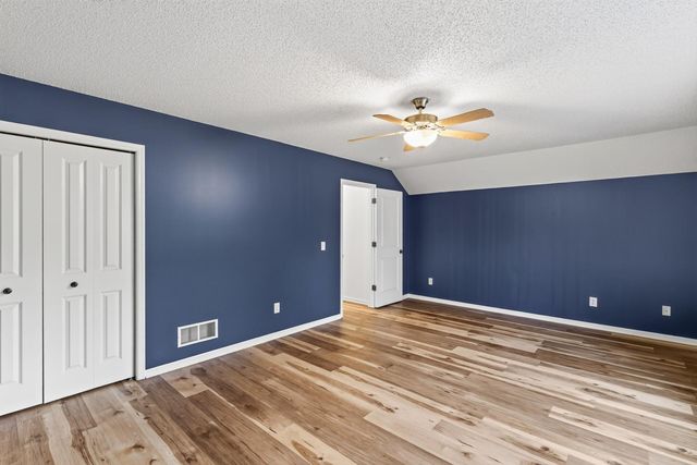 1548 Legacy Parkway E, Maplewood, MN 55109