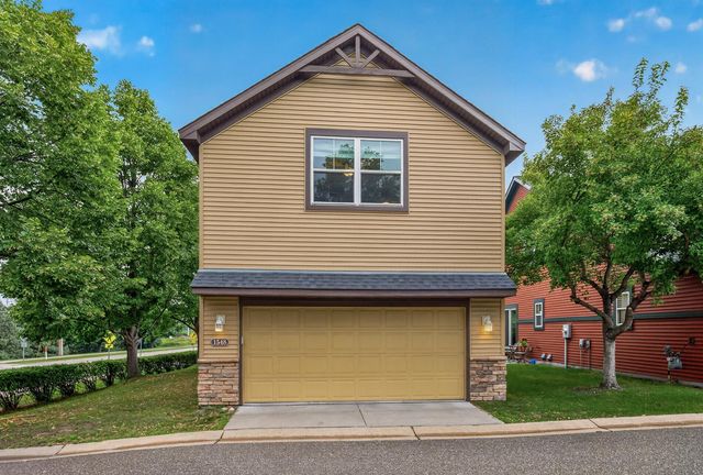 1548 Legacy Parkway E, Maplewood, MN 55109