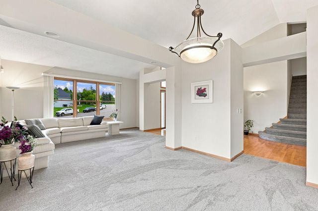 14335 48th Avenue N, Plymouth, MN 55446