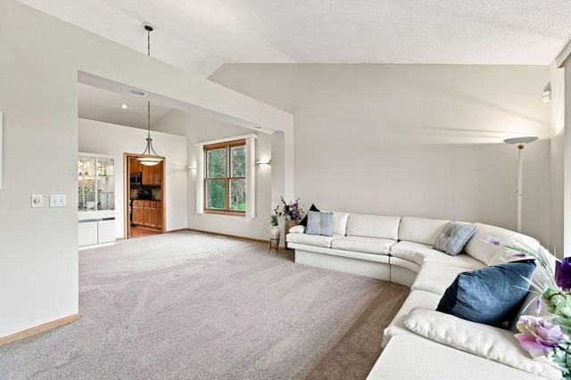14335 48th Avenue N, Plymouth, MN 55446