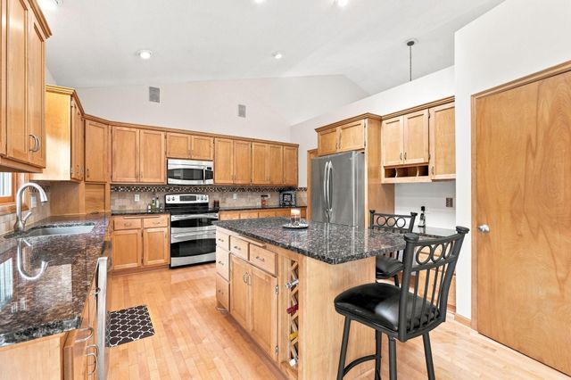 14335 48th Avenue N, Plymouth, MN 55446