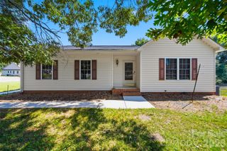 2436 29th Avenue Court NE, Hickory, NC 28601