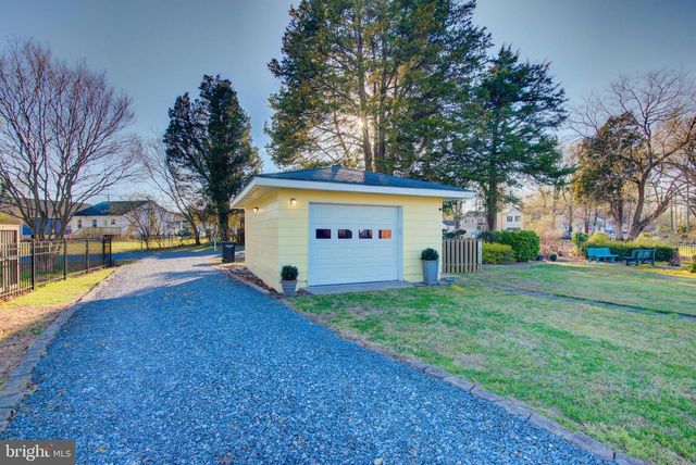 946 BRYANT AVE, Colonial Beach, VA 22443