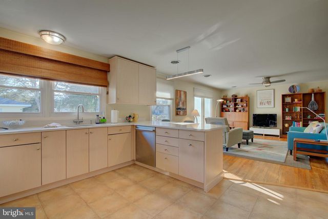 946 BRYANT AVE, Colonial Beach, VA 22443