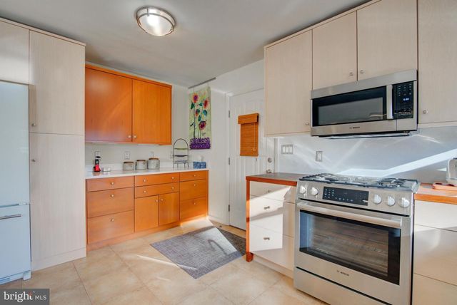 946 BRYANT AVE, Colonial Beach, VA 22443