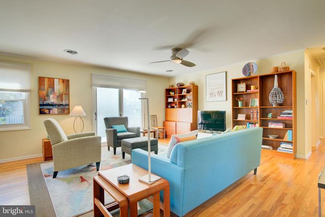 946 BRYANT AVE, Colonial Beach, VA 22443