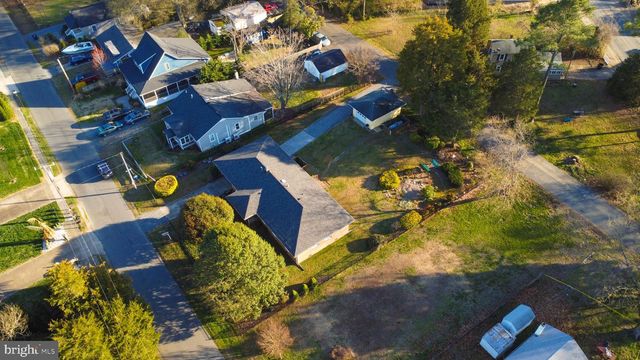 946 BRYANT AVE, Colonial Beach, VA 22443