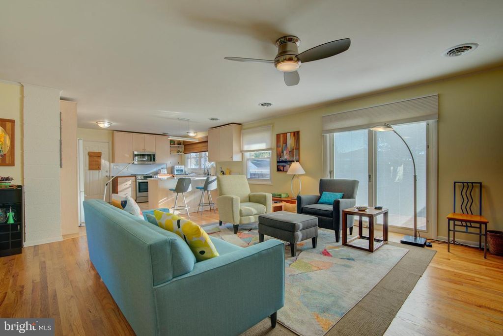 946 BRYANT AVE, Colonial Beach, VA 22443