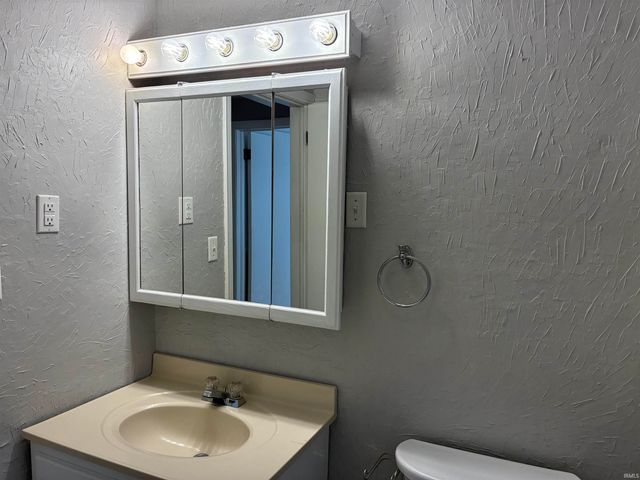 201 S Beiger Street, Mishawaka, IN 46544