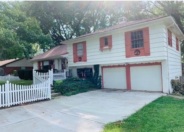 4004 S Fuller Avenue, Independence, MO 64052