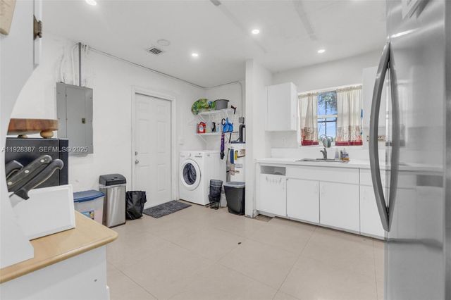 3981 NW 201st St, Miami Gardens, FL 33055