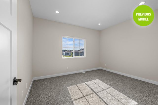 2405 15th St NW, Minot, ND 58703