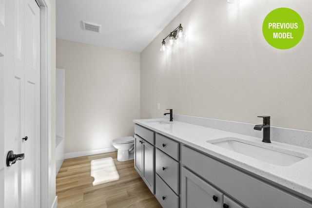 2405 15th St NW, Minot, ND 58703