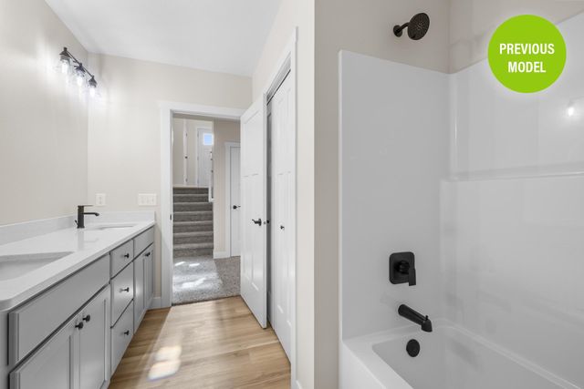 2405 15th St NW, Minot, ND 58703