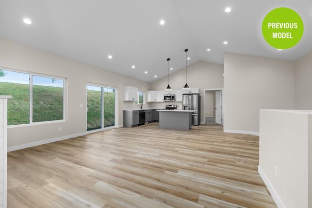 2405 15th St NW, Minot, ND 58703