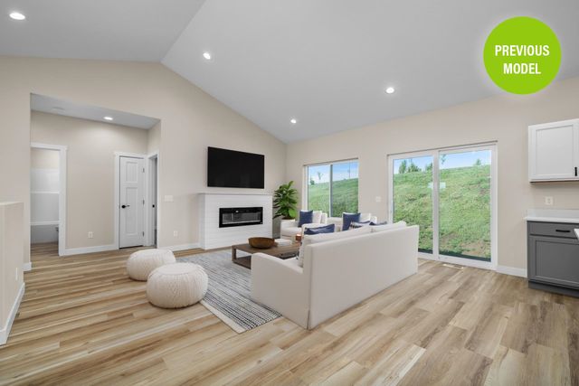 2405 15th St NW, Minot, ND 58703