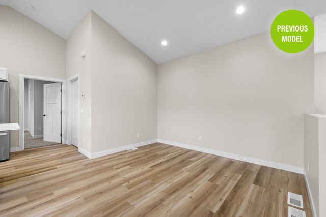 2405 15th St NW, Minot, ND 58703