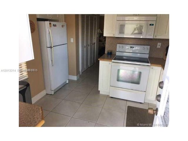 10794 N Kendall Dr B23, Miami, FL 33176