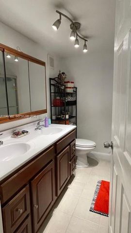 100 Lakeview Dr 103, Weston, FL 33326