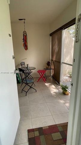 100 Lakeview Dr 103, Weston, FL 33326