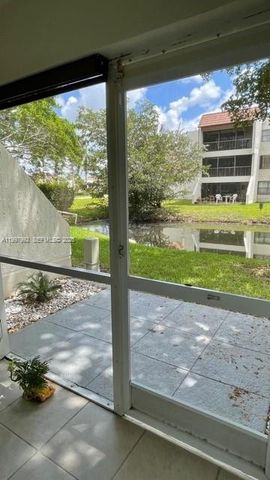 100 Lakeview Dr 103, Weston, FL 33326