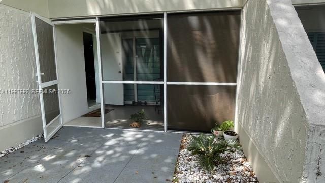 100 Lakeview Dr 103, Weston, FL 33326