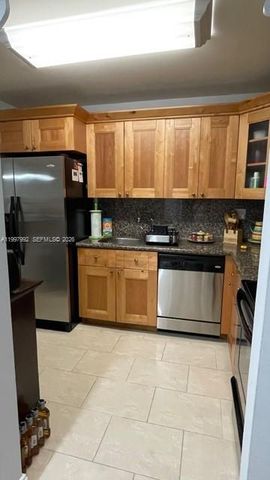 100 Lakeview Dr 103, Weston, FL 33326