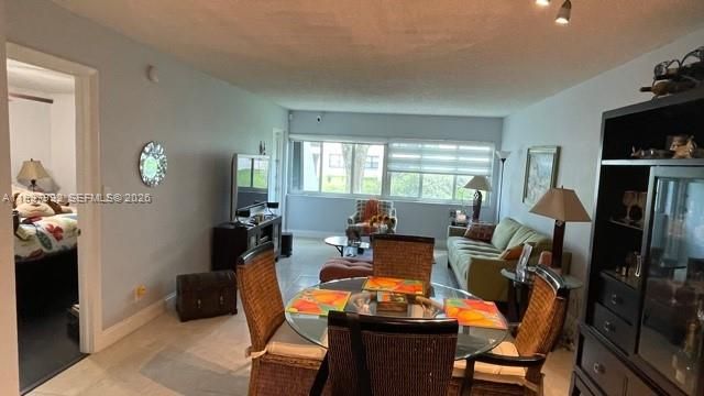 100 Lakeview Dr 103, Weston, FL 33326