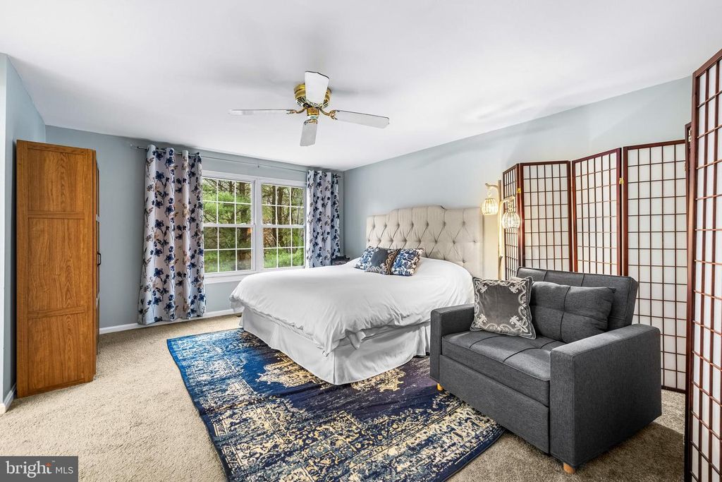 Image 6 of property listing at 28 BATTERSEA BRIDGE CT, Lutherville Timonium, MD 21093