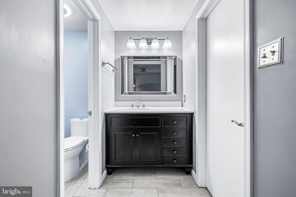 Image 9 of property listing at 28 BATTERSEA BRIDGE CT, Lutherville Timonium, MD 21093