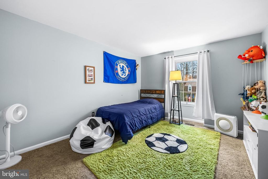 Image 12 of property listing at 28 BATTERSEA BRIDGE CT, Lutherville Timonium, MD 21093