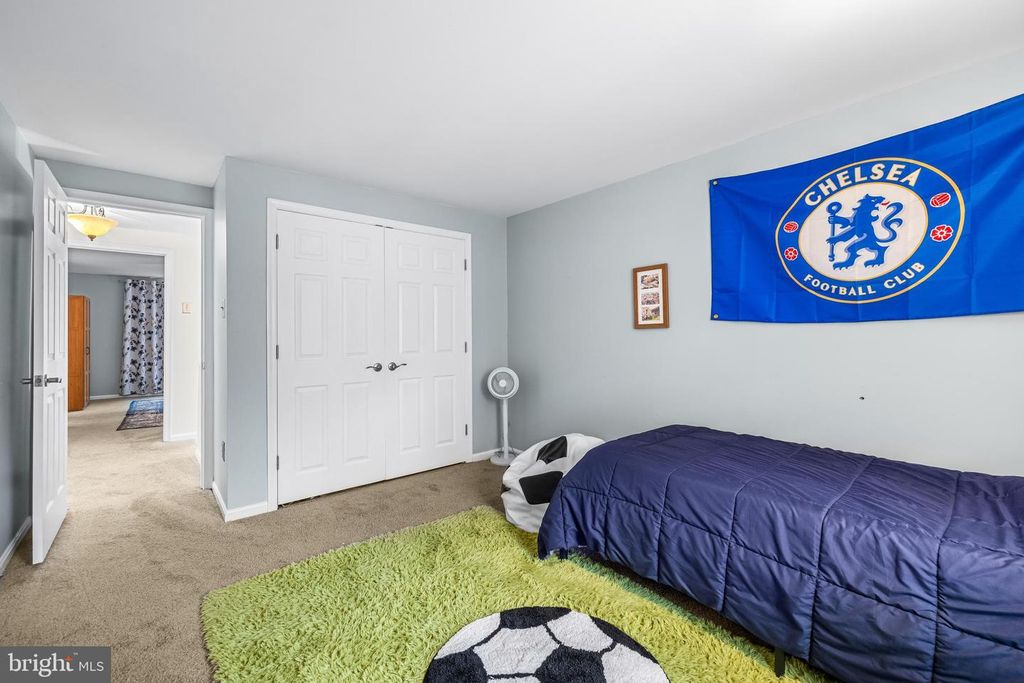 Image 13 of property listing at 28 BATTERSEA BRIDGE CT, Lutherville Timonium, MD 21093