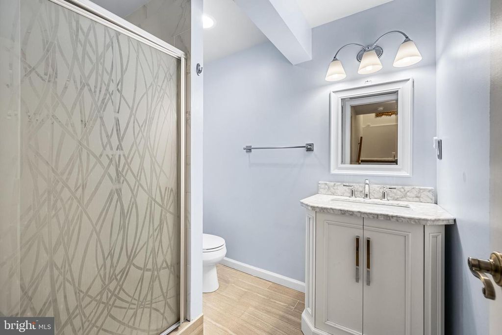 Image 16 of property listing at 28 BATTERSEA BRIDGE CT, Lutherville Timonium, MD 21093