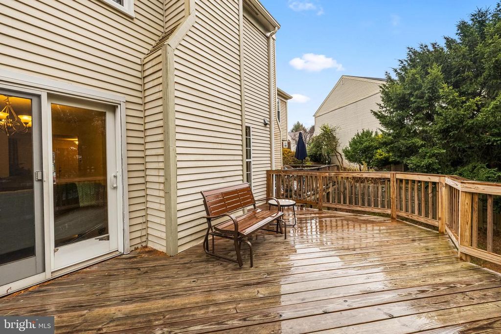 Image 19 of property listing at 28 BATTERSEA BRIDGE CT, Lutherville Timonium, MD 21093