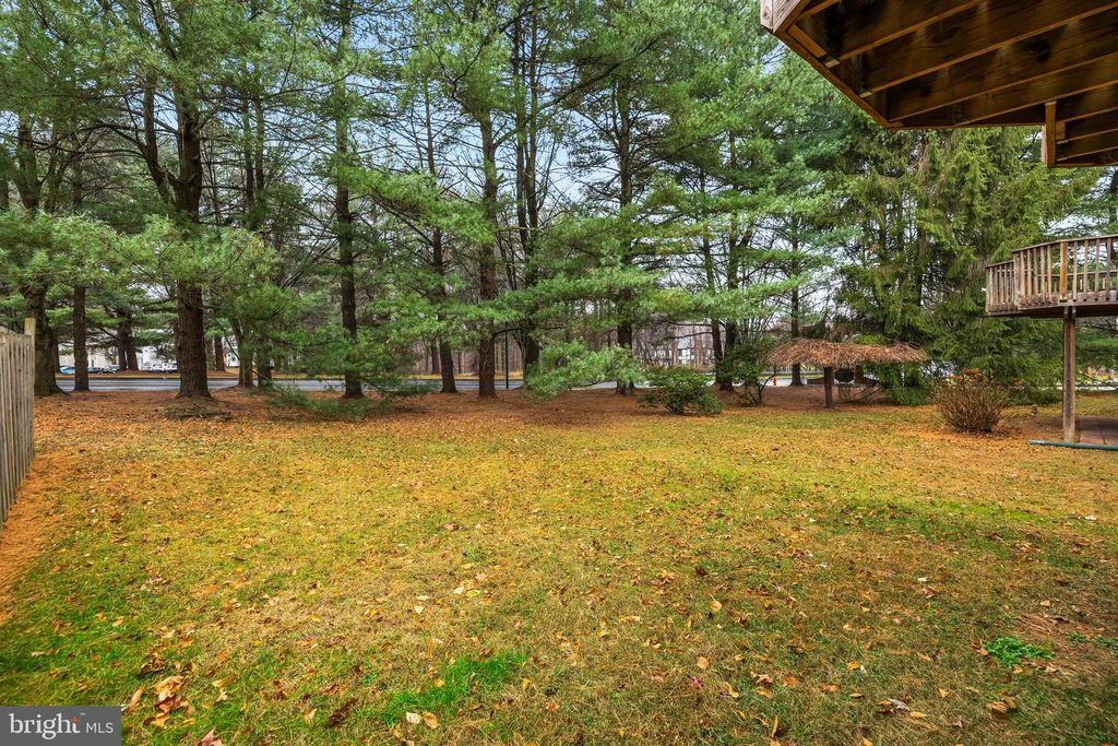 Image 20 of property listing at 28 BATTERSEA BRIDGE CT, Lutherville Timonium, MD 21093