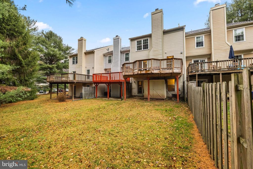 Image 21 of property listing at 28 BATTERSEA BRIDGE CT, Lutherville Timonium, MD 21093